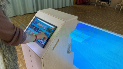 Мобильный интерактивный пол Светлячок Оптима (с сенсорным экраном)